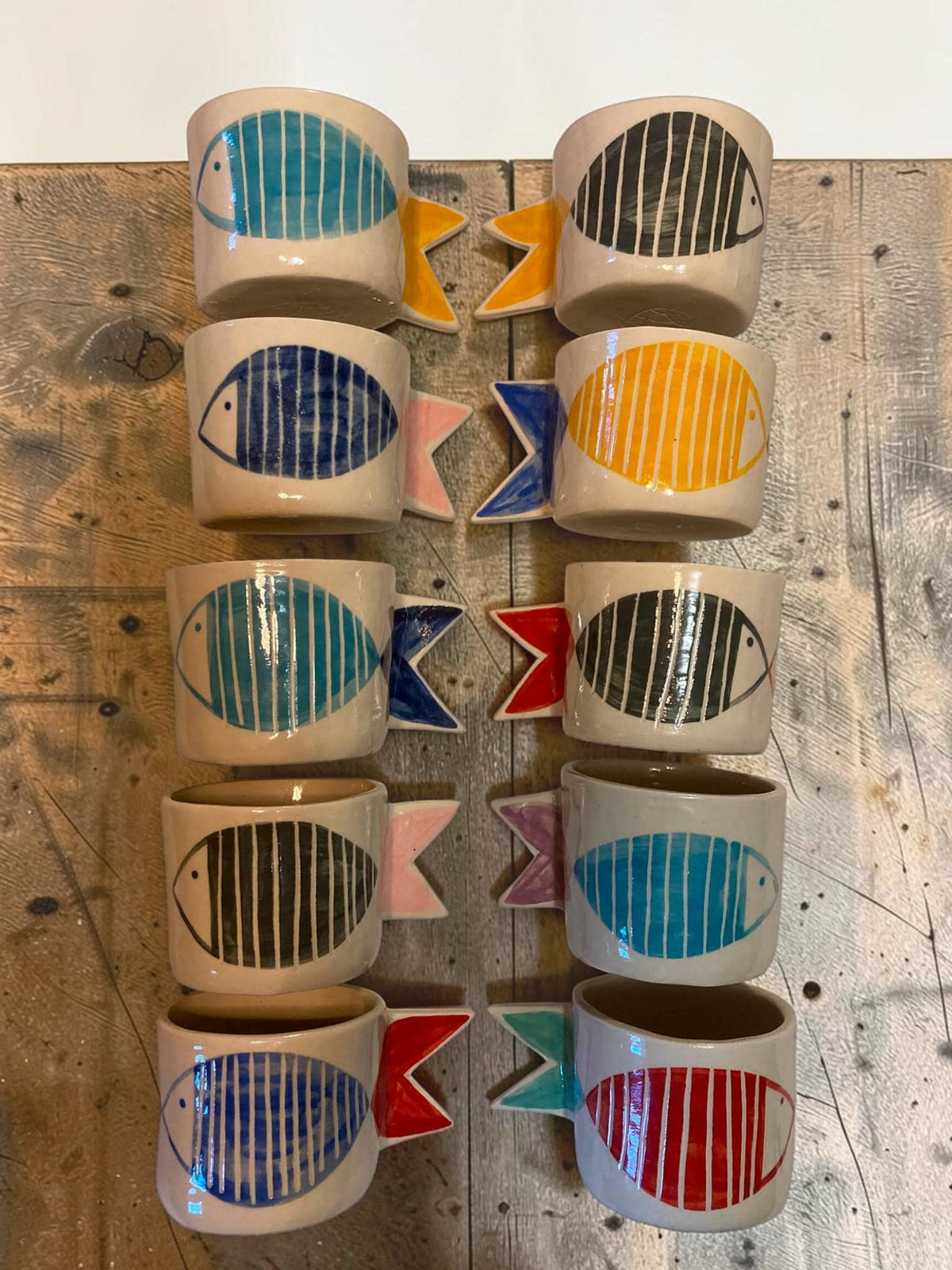 Set di 2 tazzine in ceramica multicolore con pesci, ciascuna di circa 6 cm di diametro × 6 cm di altezza