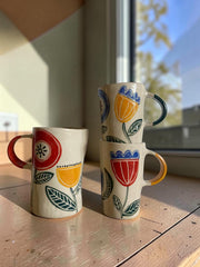 Tazza in gres con fiore rosso, giallo o blu dipinto a mano, circa 10cm di altezza × circa 6cm di diametro