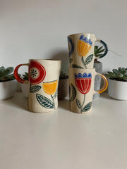 Tazza in gres con fiore rosso, giallo o blu dipinto a mano, circa 10cm di altezza × circa 6cm di diametro
