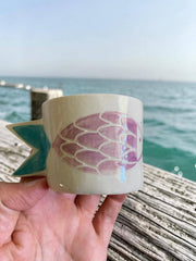 Set di 4 tazzine in ceramica multicolore con pesci, ciascuna di circa 6 cm di diametro × 6 cm di altezza