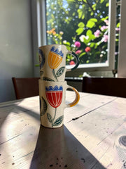 Tazza in gres con fiore rosso, giallo o blu dipinto a mano, circa 10cm di altezza × circa 6cm di diametro
